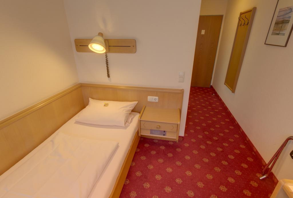 Hotel Garni Stadt Friedberg Δωμάτιο φωτογραφία